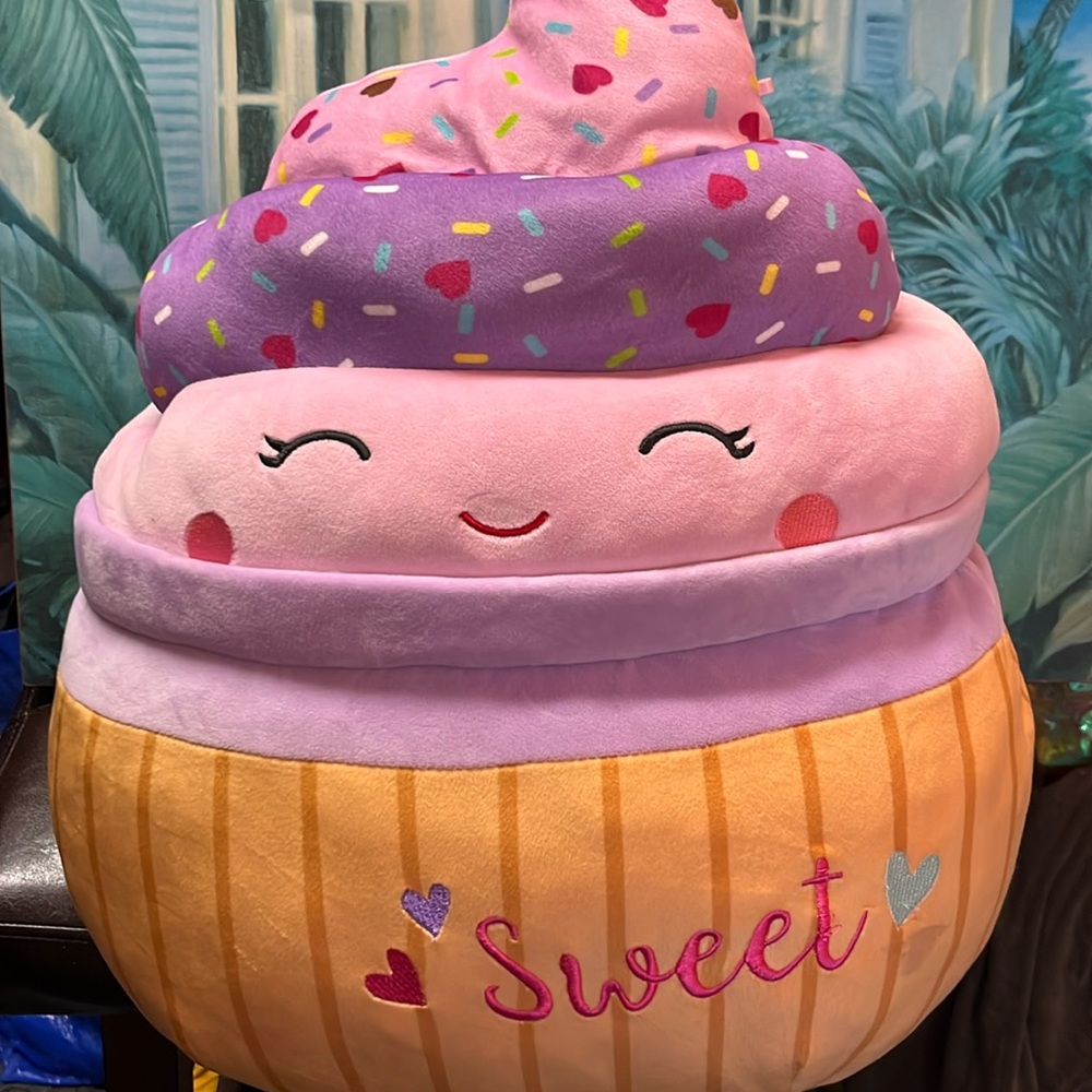 NWT! SQUISHMALLOWS 12” Kimmie the Cupcake